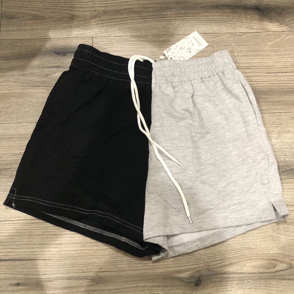 NWT Women’s Automet Two-Tone shorts Black Grey Split Sweatshorts Sweate Medium